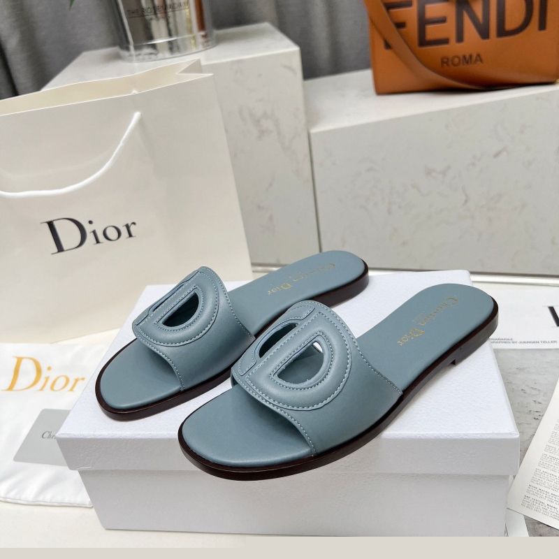 Ce**e slippers